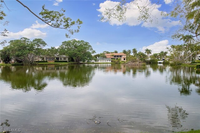 Listing photo 3 for 2550 Lantern Ln, Naples FL 34102