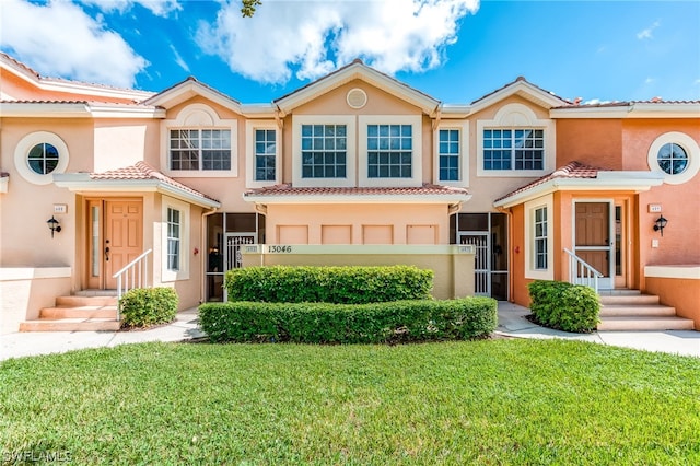 view of front of property with a front yard