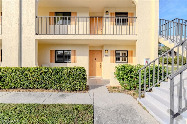 exterior space featuring a balcony