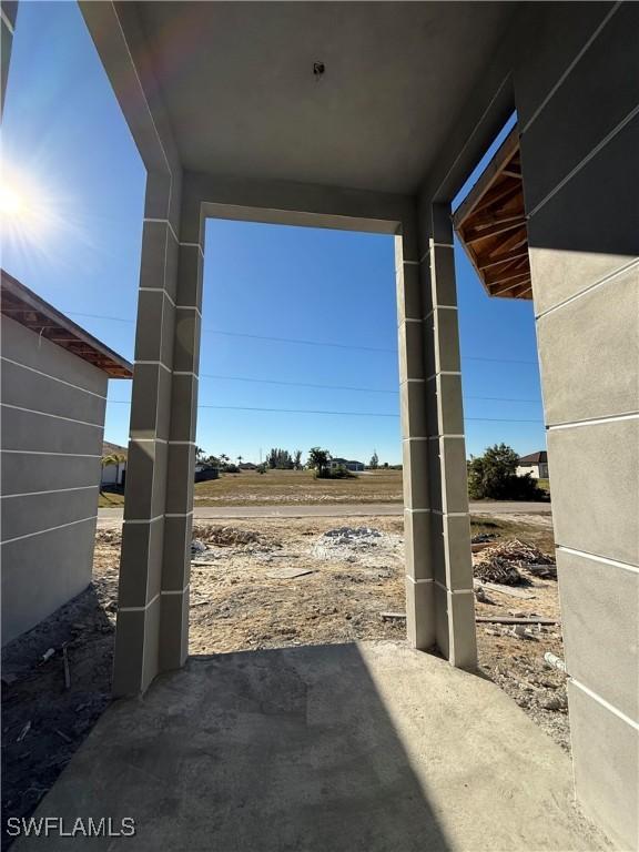 view of yard featuring a patio area