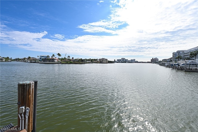 Listing photo 3 for 116 Bayview Ave, Naples FL 34108