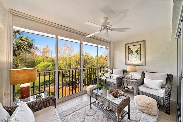 sunroom / solarium with ceiling fan