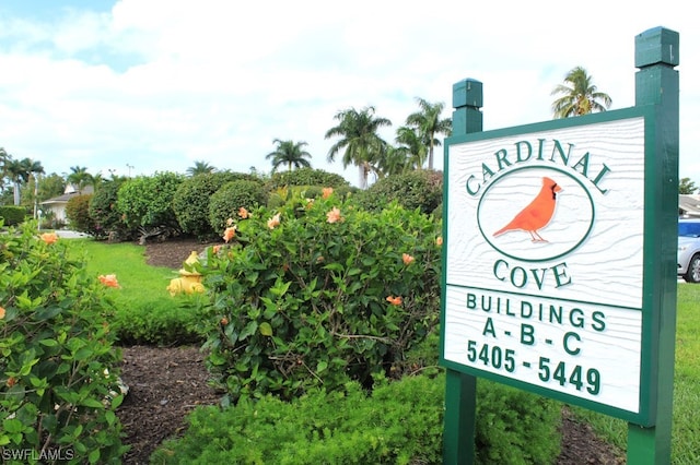 view of community / neighborhood sign