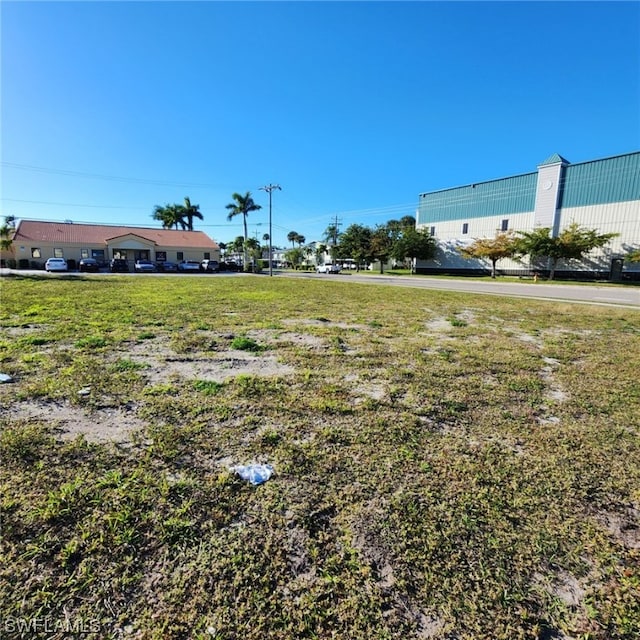 Listing photo 2 for 4632 SE 15th Ave, Cape Coral FL 33904