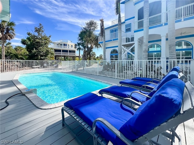 view of swimming pool