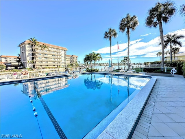 view of swimming pool