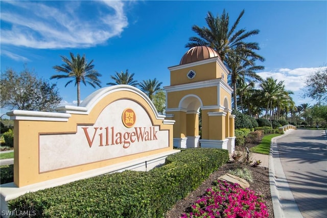 view of community / neighborhood sign