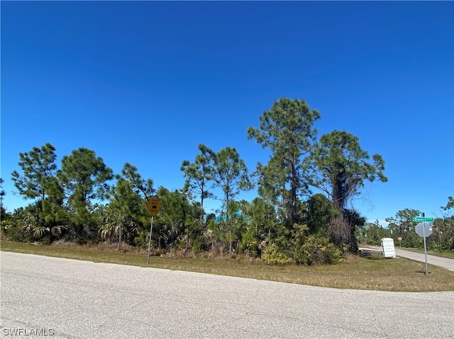 Listing photo 2 for 12124 Duval Blvd, Port Charlotte FL 33981