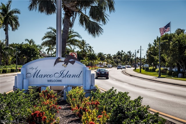 view of community / neighborhood sign