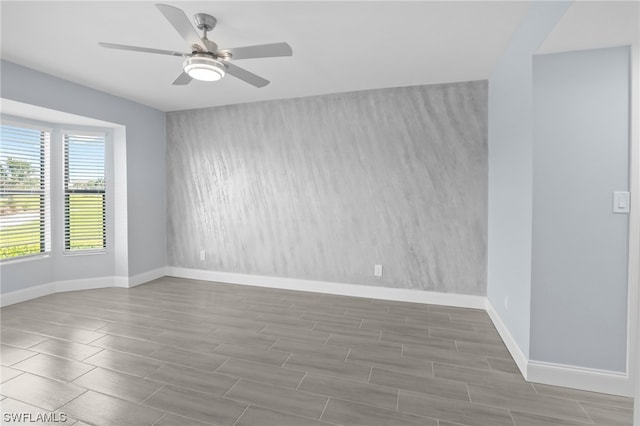 empty room with ceiling fan