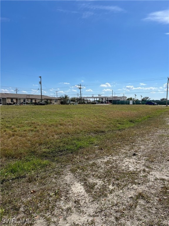 Listing photo 3 for 1607 NE 7th Place, Cape Coral FL 33909