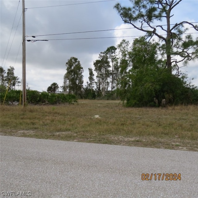 Listing photo 2 for 3904 NE 15th Ave, Cape Coral FL 33909