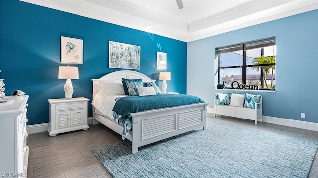 bedroom with crown molding and ceiling fan