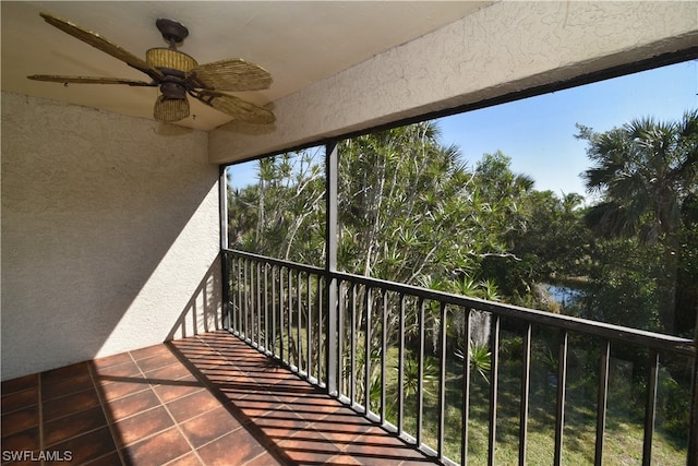 balcony featuring ceiling fan