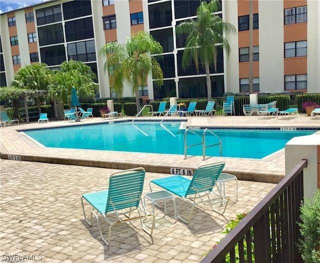 view of swimming pool