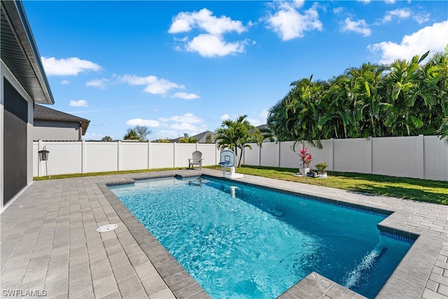 view of swimming pool