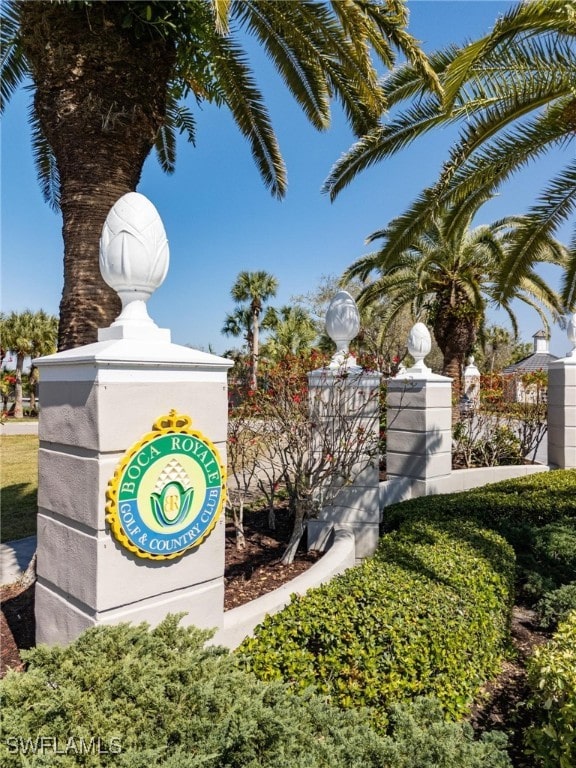 view of community / neighborhood sign