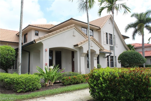 view of mediterranean / spanish-style house