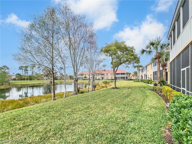 view of yard featuring a water view