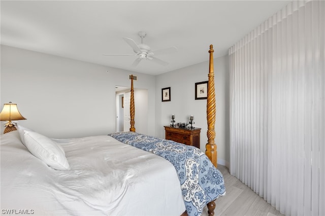 bedroom featuring ceiling fan