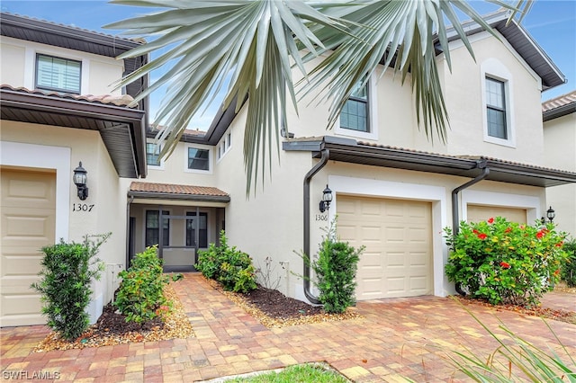 view of front of property featuring a garage