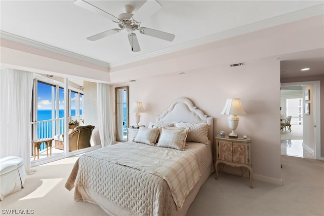 bedroom featuring light carpet, crown molding, and ceiling fan