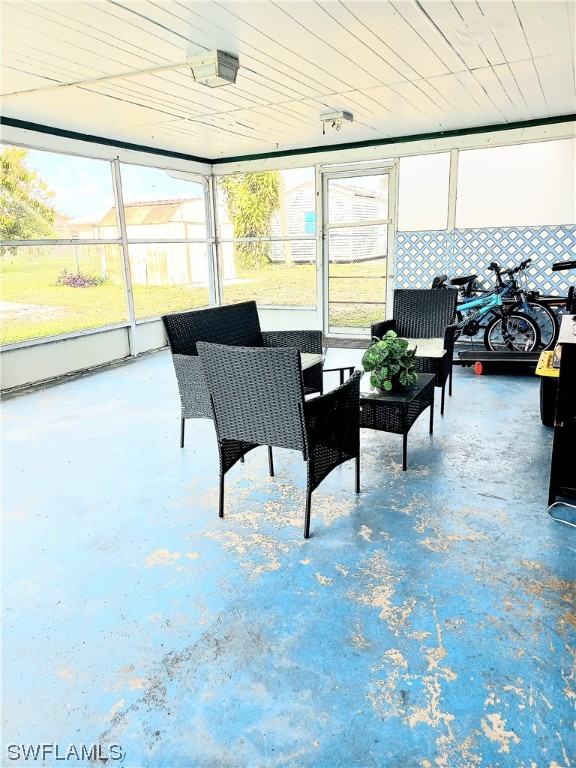 view of sunroom / solarium