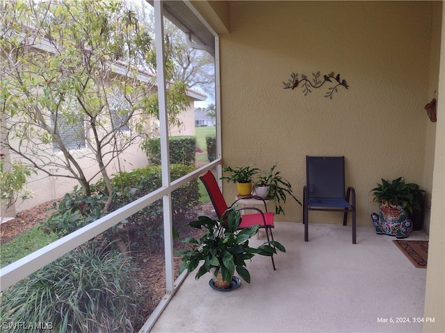 view of sunroom / solarium