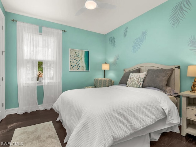 bedroom featuring ceiling fan