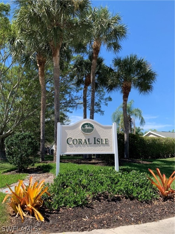 view of community / neighborhood sign