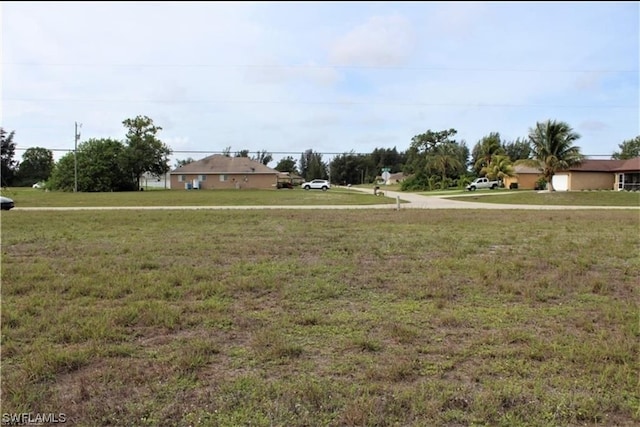 Listing photo 2 for 27 NW 19th Ter, Cape Coral FL 33993