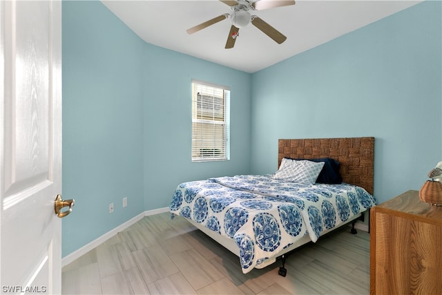 bedroom with ceiling fan