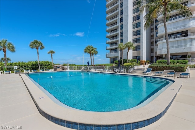 view of swimming pool