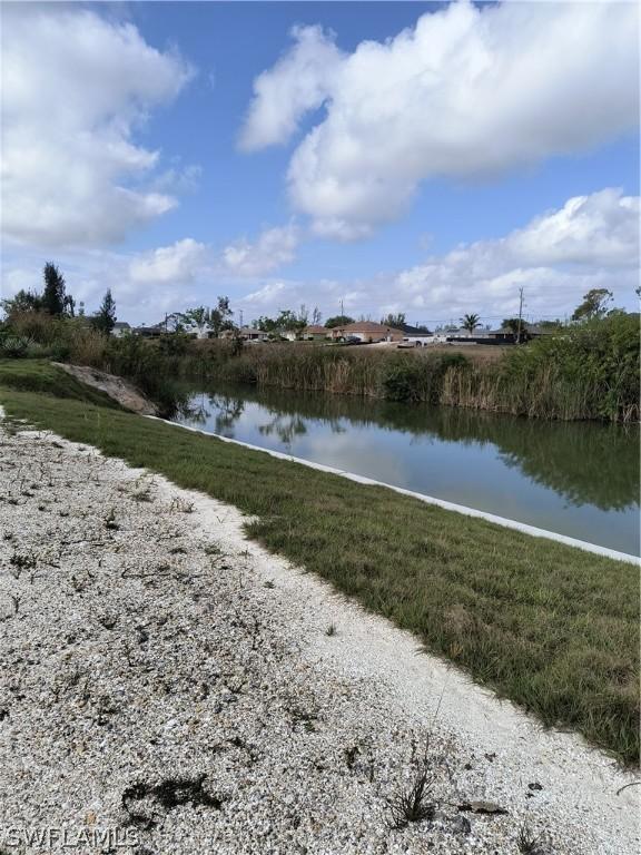 Listing photo 2 for 2140 NW 17th Ave, Cape Coral FL 33993