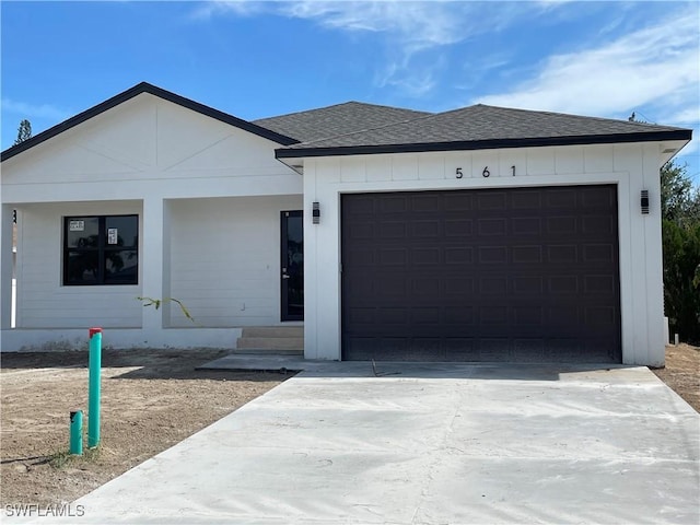 view of front facade featuring a garage