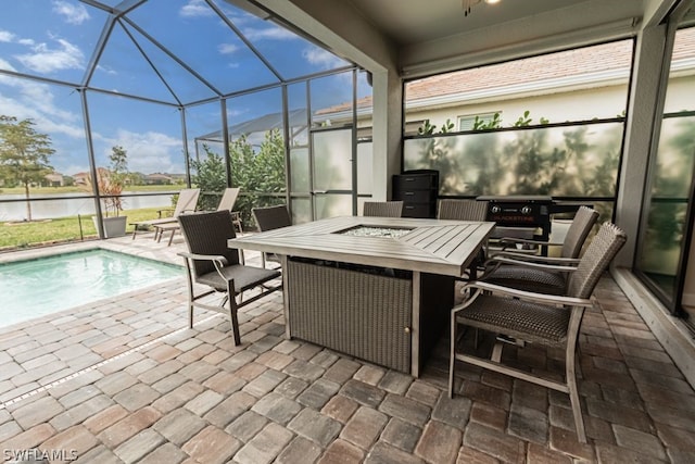 sunroom / solarium featuring a pool