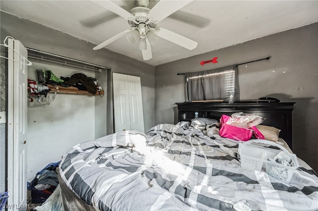 bedroom featuring ceiling fan