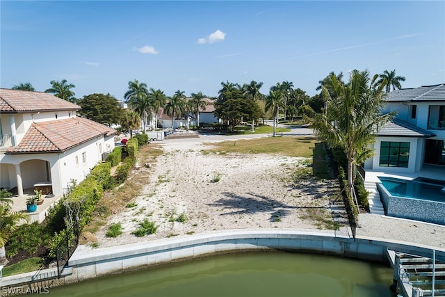 Listing photo 3 for 262 Bay Pt, Naples FL 34103