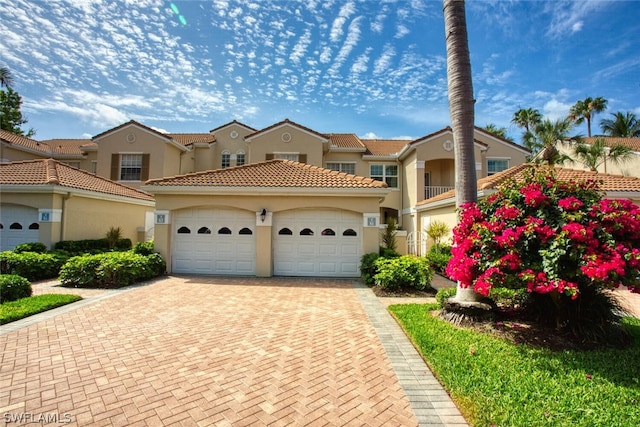 view of mediterranean / spanish-style home