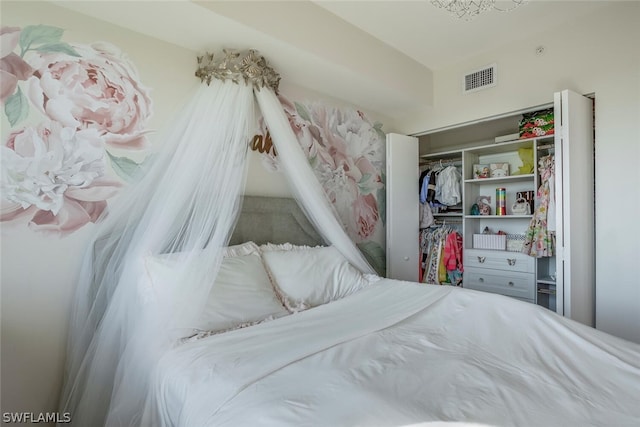 bedroom with a closet