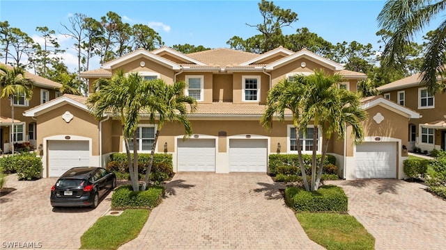 view of front facade with a garage