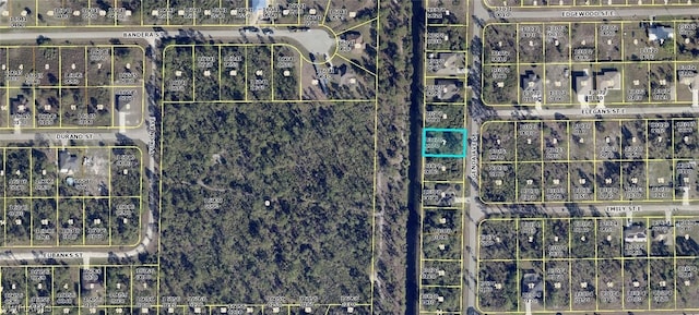 Listing photo 2 for 1048 Genoa Ave S, Lehigh Acres FL 33974