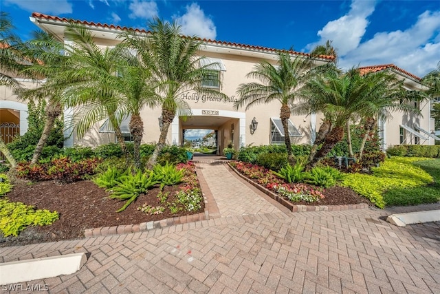 view of mediterranean / spanish-style home