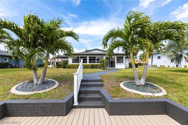 exterior space featuring a lawn