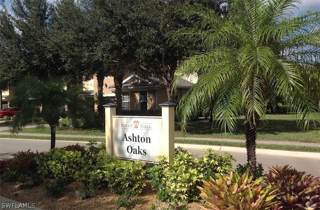 view of community / neighborhood sign