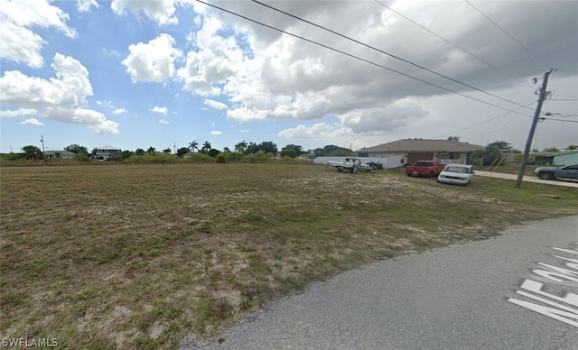 Listing photo 3 for 1312 NE 21st Ave, Cape Coral FL 33909