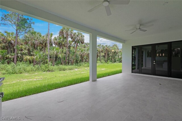 view of terrace featuring ceiling fan