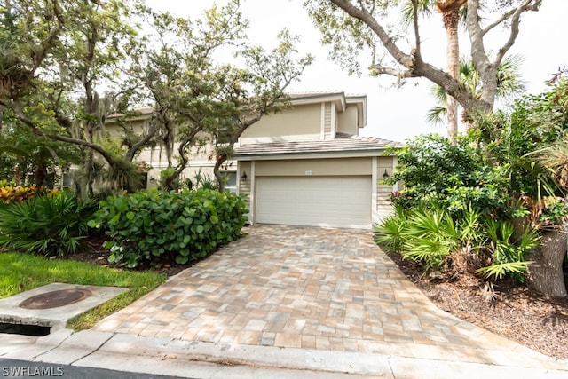 view of front facade featuring a garage