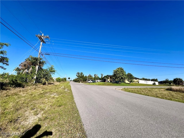 Listing photo 2 for 401 NW 5th Ter, Cape Coral FL 33993