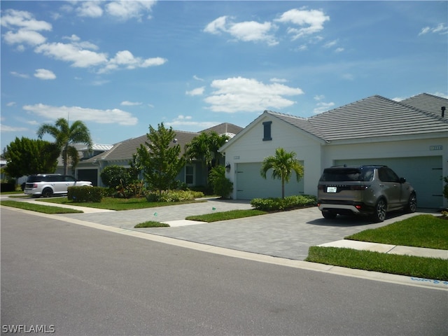 view of front of property featuring a garage